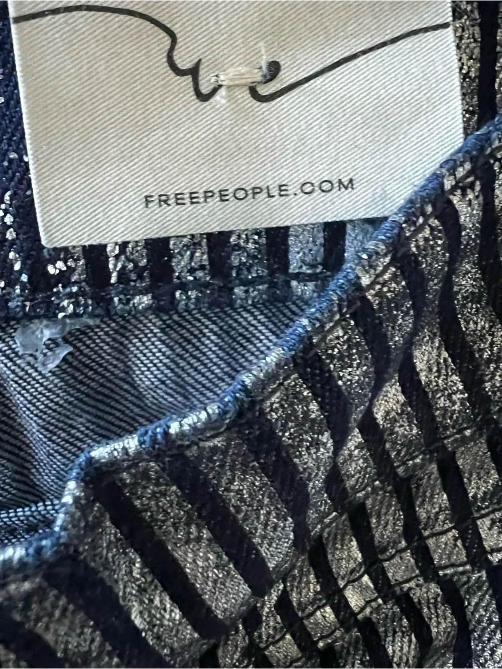 We The Free West Coast Relaxed Metallic Flare Jeans in Country Blue Size 26 NWT